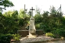 Kříž u rybníka v Praci