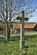Kříž u vjezdu do vsi