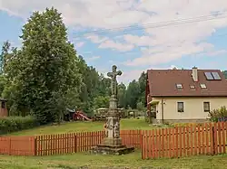 Kříž v Nových Losinách vedle silnice (Q38036442) 01.jpg