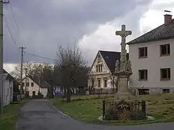 Kříž ve Zborově na rozcestí (Q38227395) 01.jpg