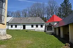 nádvoří s kaplí Korunování Panny Marie