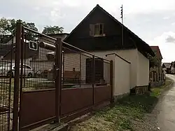 Křenice, sýpka u čp.4.jpg