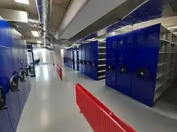 Pohled na prostory jednoho z velkých skladů v depozitáři.