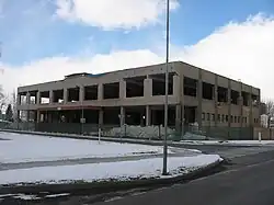 Budova bývalé jídelny po zahájení rekonstrukce.