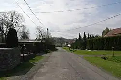 Průhled hlavní ulicí Kašovic