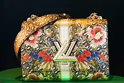 Kabelka Louis Vuitton ve vídeňském obchodě.