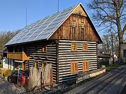 Příklad lidové architektury v osadě - dům čp. 6