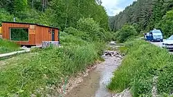 Kalamenianka poblíž termálního jezírka