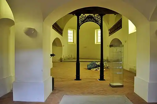 Interiér kostela sv. Václava v obci Kalek