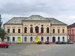 Kamenice nad Lipou, nám. Československé armády, hotel U Lípy.jpg