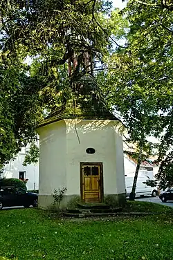 Kaple Horní Počernice Křovinovo náměstí pam 44396-1-1975.jpg
