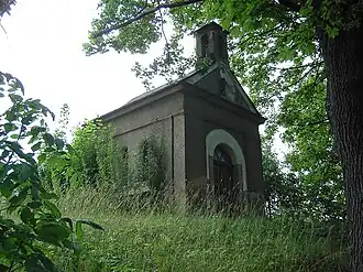 Průčelí a boční stěna (2006)