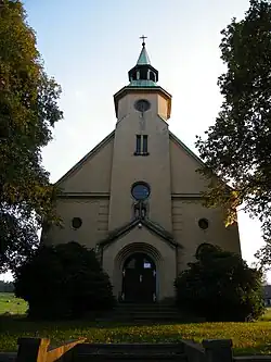 Průčelí kaple (2016)