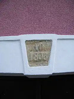 Klenák s datem výstavby (2016)