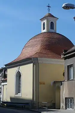 Chrám sv. Josefa, pohled z rohu ulice Riegrova a Nerudova (před rekonstrukcí vozovky)