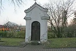 Kaplička (Horní Roveň), za kostelem sv. Kateřiny.JPG