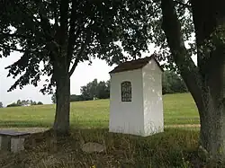 Kaplička východně od Stříteže (Q38135914).jpg