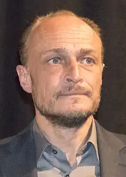 Karel Dobrý na novinářské projekci filmu Hastrman