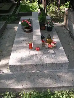 Hrob rodiny Bellmannovy na Olšanských hřbitovech v Praze