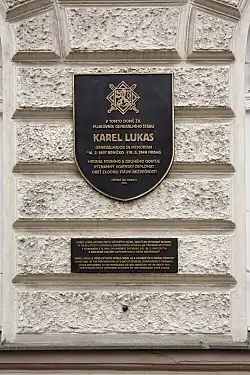 Pamětní deska Karla Lukase v Praze – Dejvicích