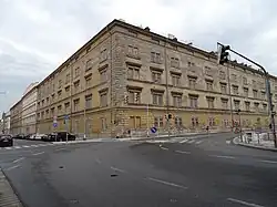Karlín, Křižíkova 12, Prvního pluku 2, kasárna (01).jpg