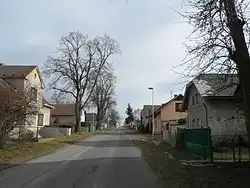 Hlavní ulice v Karlově t. Doubravě