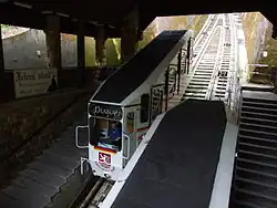 Vůz lanové dráhy ve stanici Jelení skok