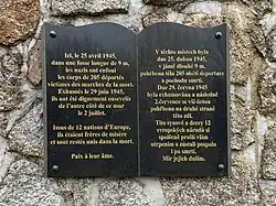 Pamětní deska na místě původního hromadného hrobu