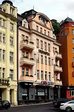 Karlovy Vary Divadelní náměstí 43-5 Olympia.jpg