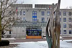 Budova Krajského úřadu Karlovarského kraje v Karlových Varech-Dvorech