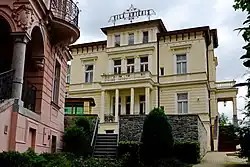 Pohled od ulice Petra Velikého