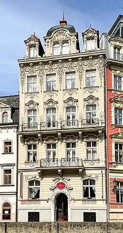 Dům Jiskra/Město Milano (1895), stavební plány podle projektu Emanuela Grimma a stavební dozor, realizace Josef Waldert