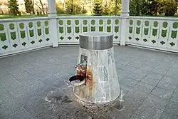 Vývěr pramene Štěpánka uvnitř altánu Aloise Kleina