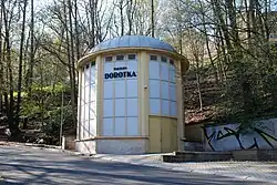 V ulici U Imperiálu, pohled od východu, duben 2019