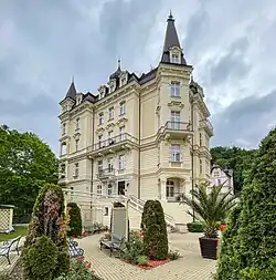 vila Carlton (1895–1897), Josef Waldert patrně i projekt