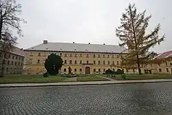 Kasárna - zásobovací úřad (Josefov), Riegrovo náměstí 8.JPG