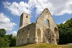 Ruina kostela svaté Kateřiny nedaleko obce