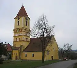 Farní kostel sv. Filipa a Jakuba v Katovicích.