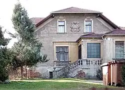 Kendeho vila, street view, east 01.jpg