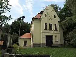 Kerhartice, hřbitovní kaple Povýšení sv.Kříže.jpg