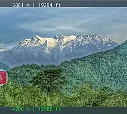 Pohled na Hkakabo Razi od jihu