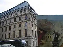 Budovy zachycené na snímku v roce 2007