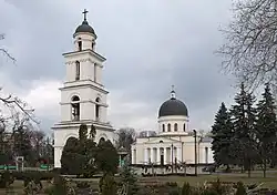 Katedrála Narození Páně se zvonicí