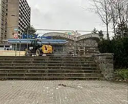 hlavní vstup do kina během rekonstrukce