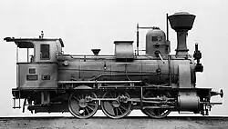 Lok KkStB 56.59, tovární foto (Floridsdorf 689/89); po r. 1918 připadla CFR. Odpovídá řadě 324.1 ČSD