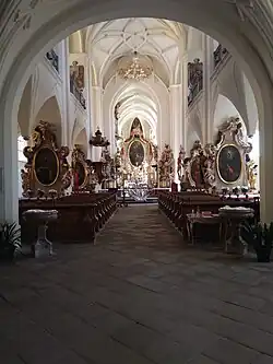 Interiér kostela Narození Panny Marie