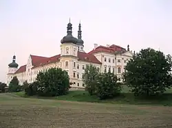 Klášter premonstrátský v Olomouci v rozptýleném světle