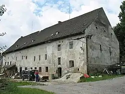 Historický mlýn v areálu hospodářského dvora cisterciáckého kláštera ve Vyšším Brodě, součást národní kulturní památky