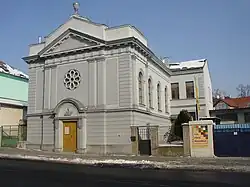 Evangelický kostel na Kladně. Novoklasicistní budova z roku 1895 podle návrhu Josefa Blechy z Karlína