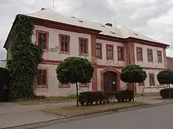 Kladruby - fara (náměstí Republiky 27) (1).JPG